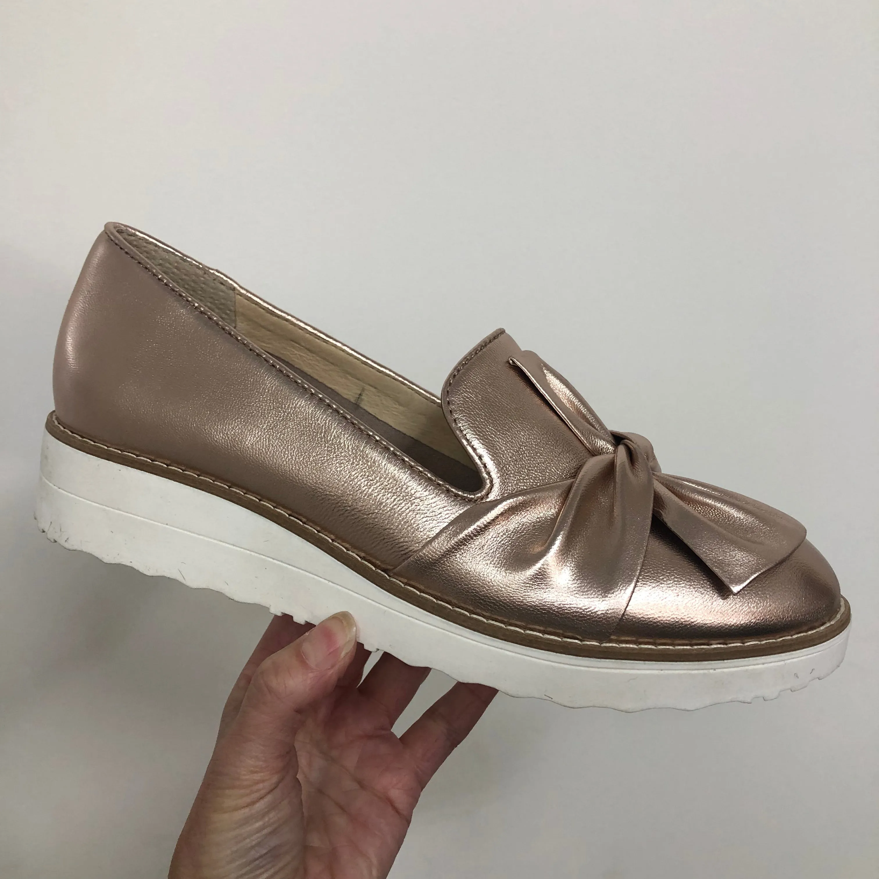 Top End Oclem ~  Black ~ Tan ~ Navy ~ Le Rose ~ Tan Choc Sole ~ Silver ~ White Stripe Multi