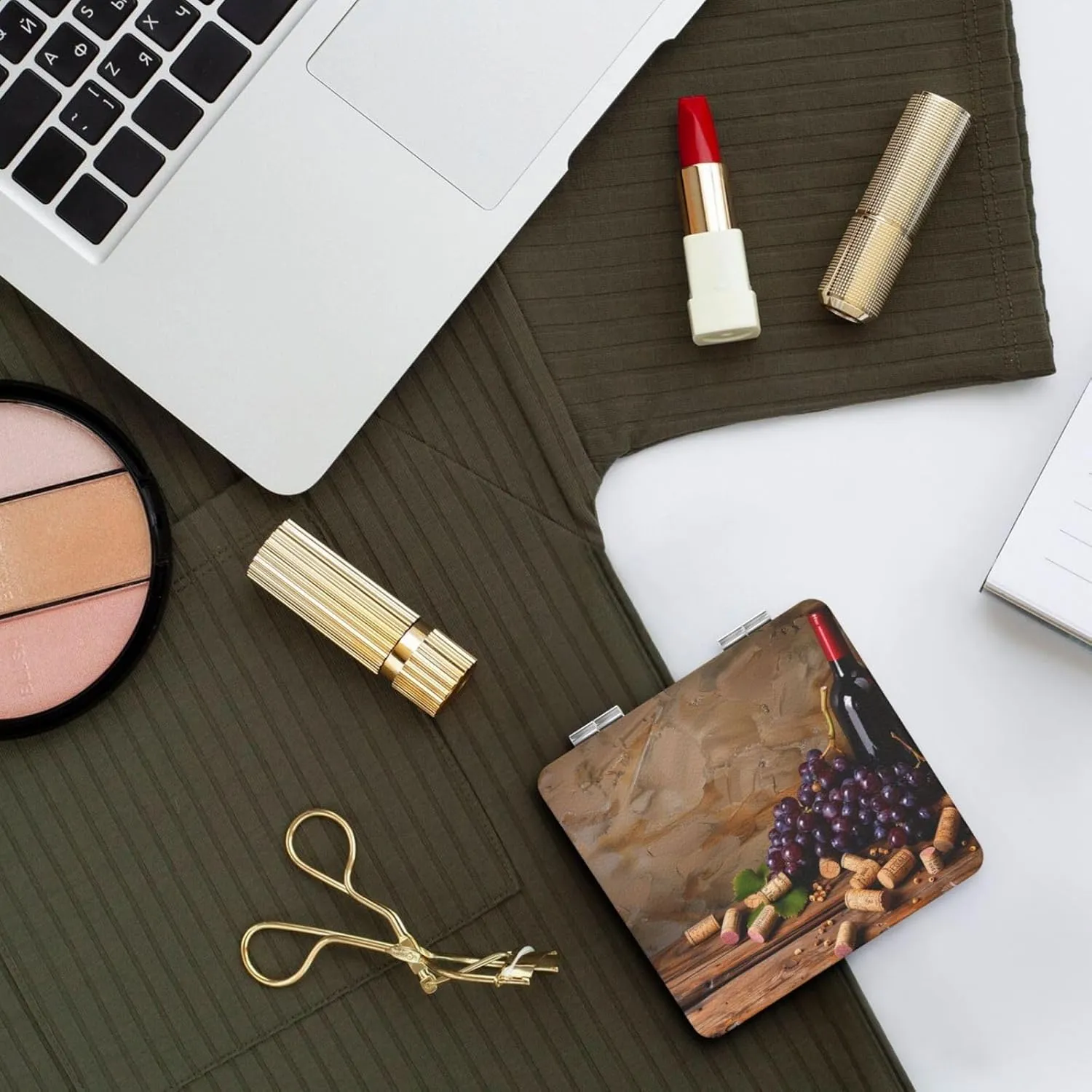 Wine Bottle Corks Grapes Printed Square Pocket Makeup Mirror with 1X/2X Magnification, Portable Mini Travel Makeup Mirror for Travel Daily Work Beauty